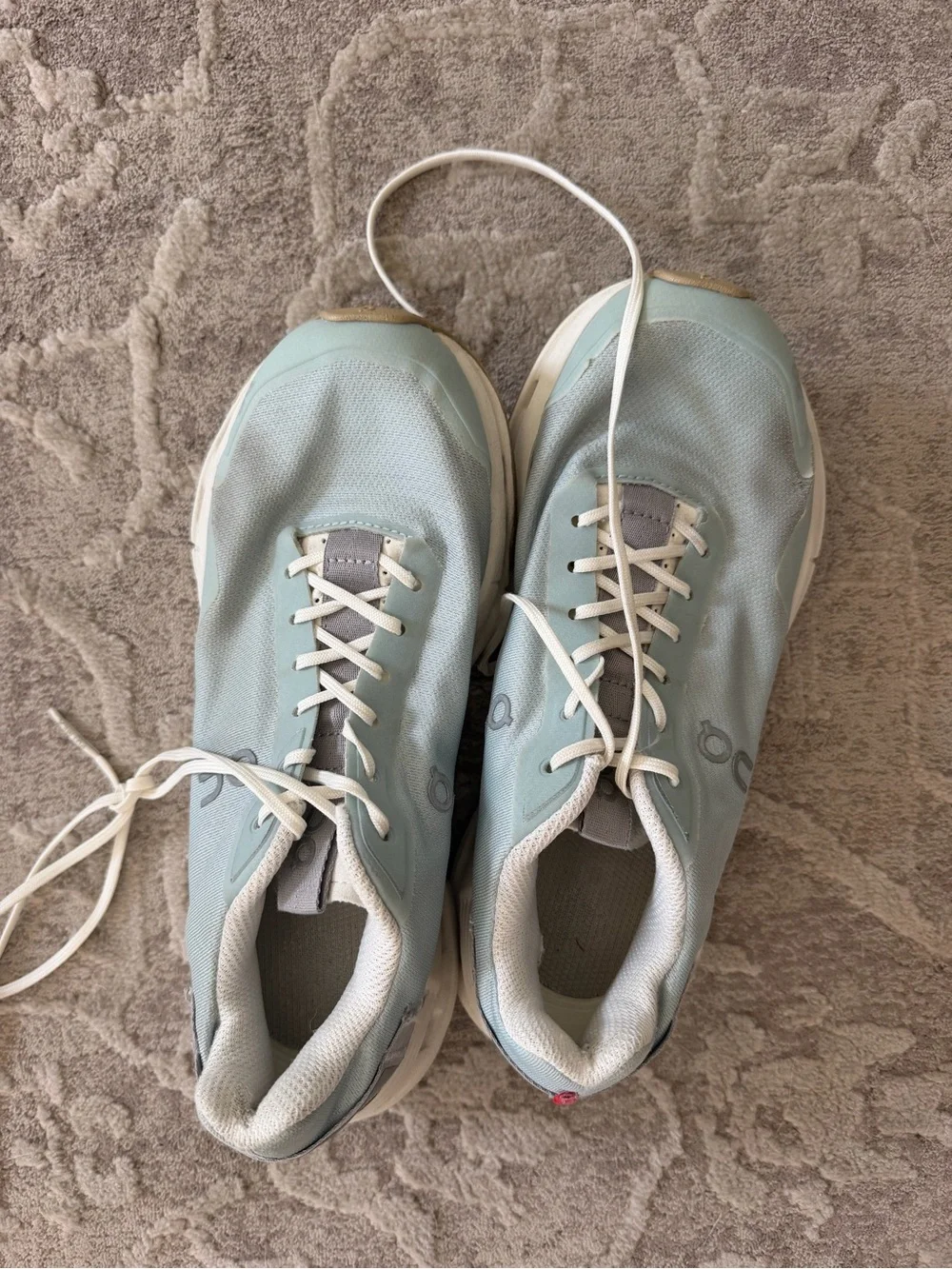 On Running Women's Light Blue/Green Cloudnova Shoes